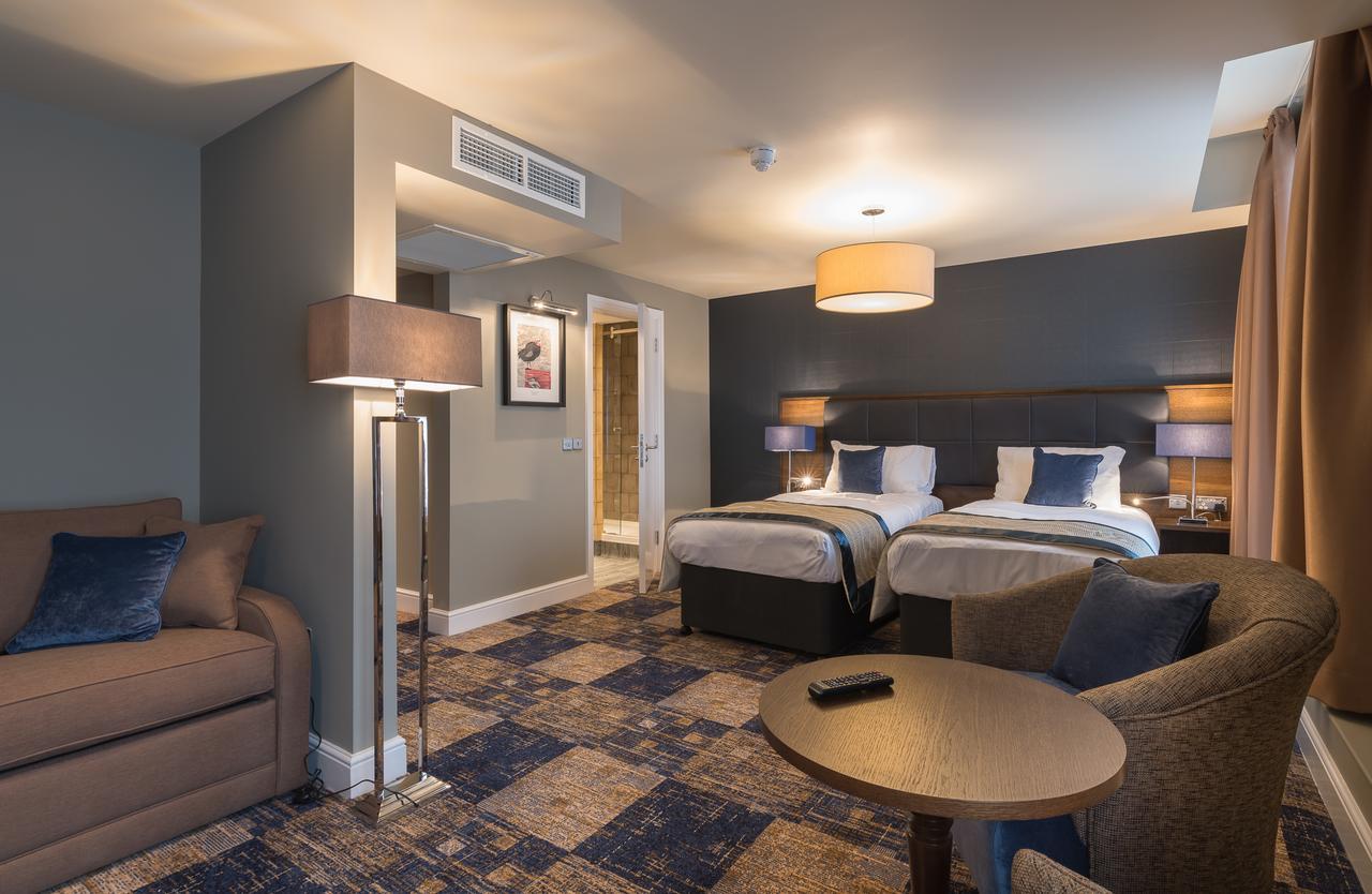 The John Russell Fox Wetherspoon Hotell Andover Eksteriør bilde