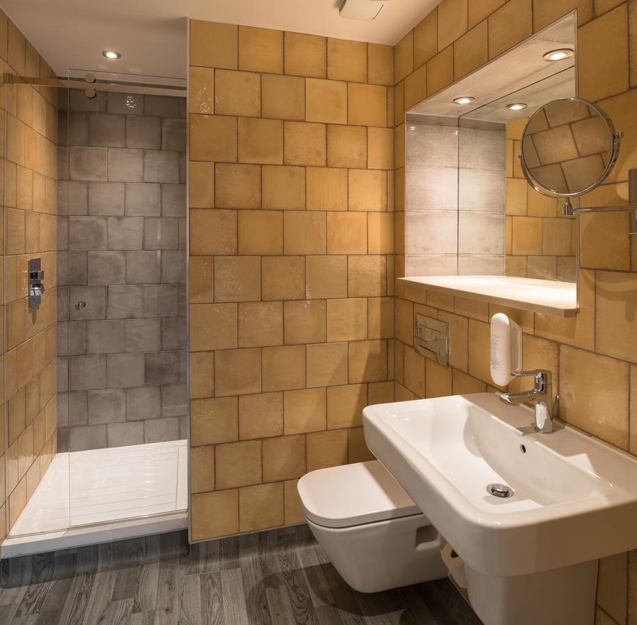 The John Russell Fox Wetherspoon Hotell Andover Eksteriør bilde