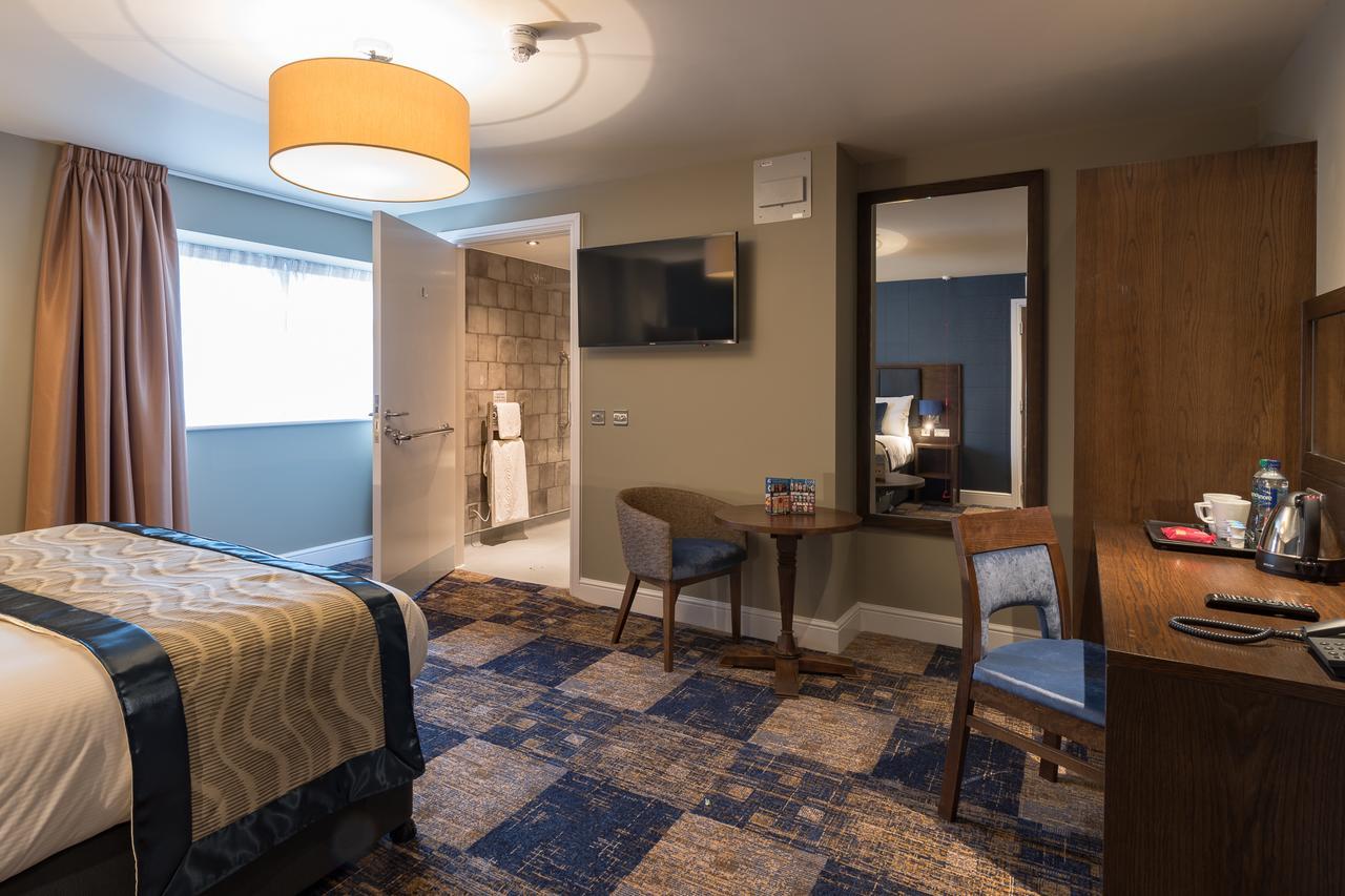 The John Russell Fox Wetherspoon Hotell Andover Eksteriør bilde