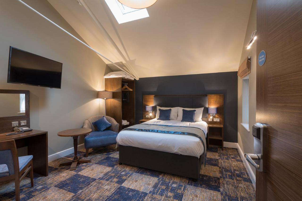 The John Russell Fox Wetherspoon Hotell Andover Eksteriør bilde
