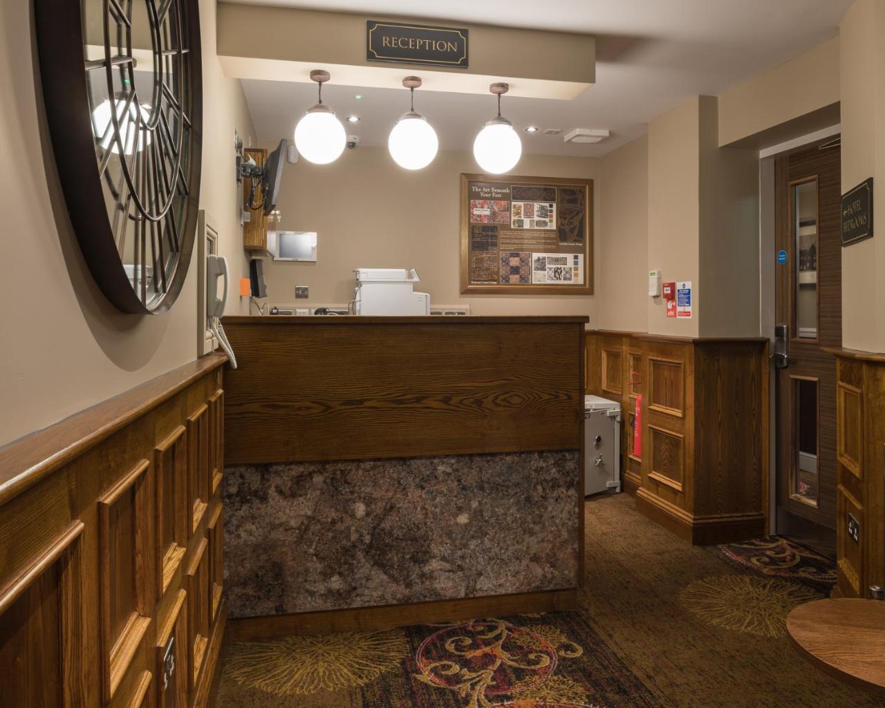 The John Russell Fox Wetherspoon Hotell Andover Eksteriør bilde